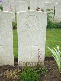 Etaples Military Cemetery - McKnight, R